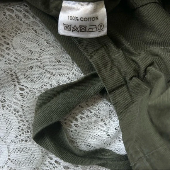 Dries Van Noten
Puff Sleeve Green “Voly' tie front jacket medium - Picture 15 of 15